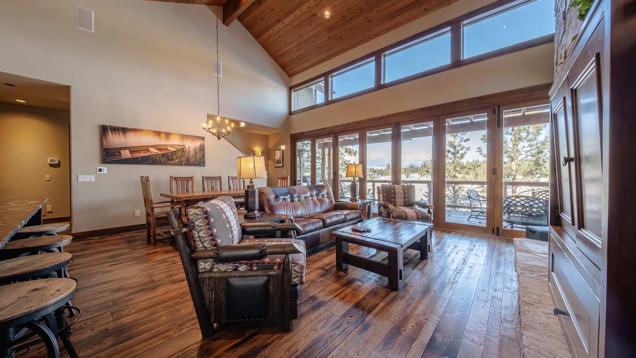 Photo of Livingroom in Eureka
