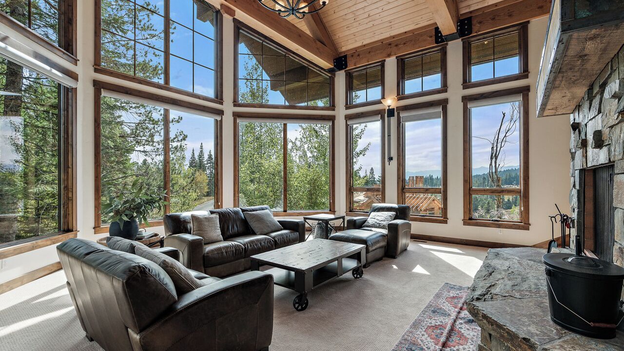 Photo of Livingroom in Tamarack Resort