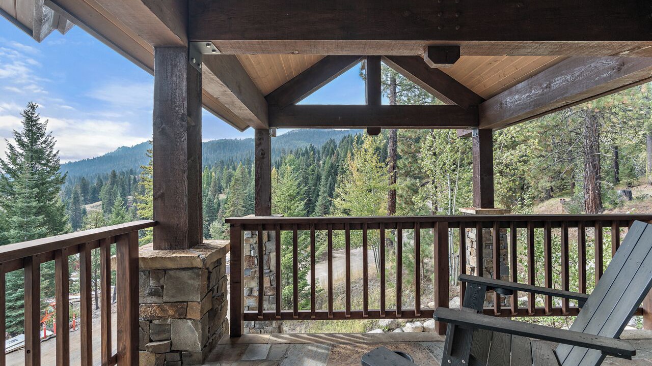 Photo of Patio Balcony in Tamarack Resort