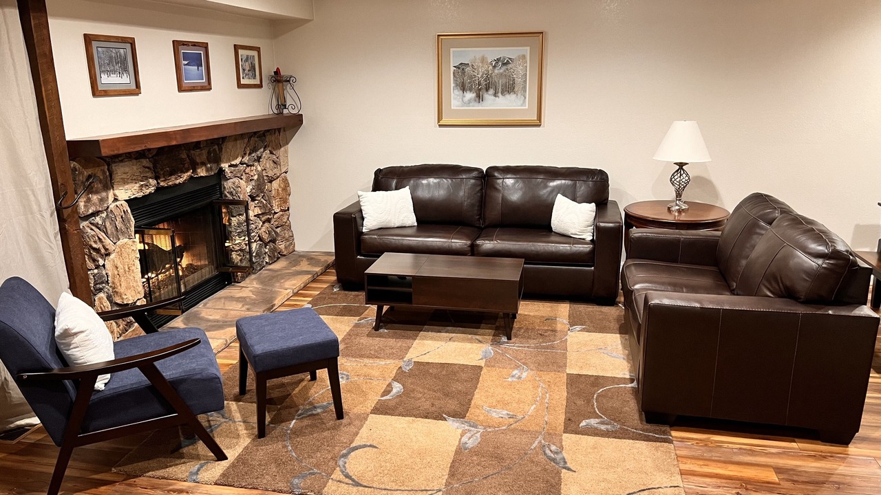 Photo of Livingroom in Elkhorn Village