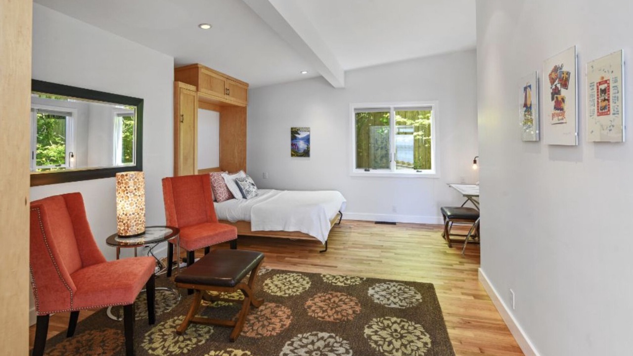 Photo of Bedroom in Rollingbay