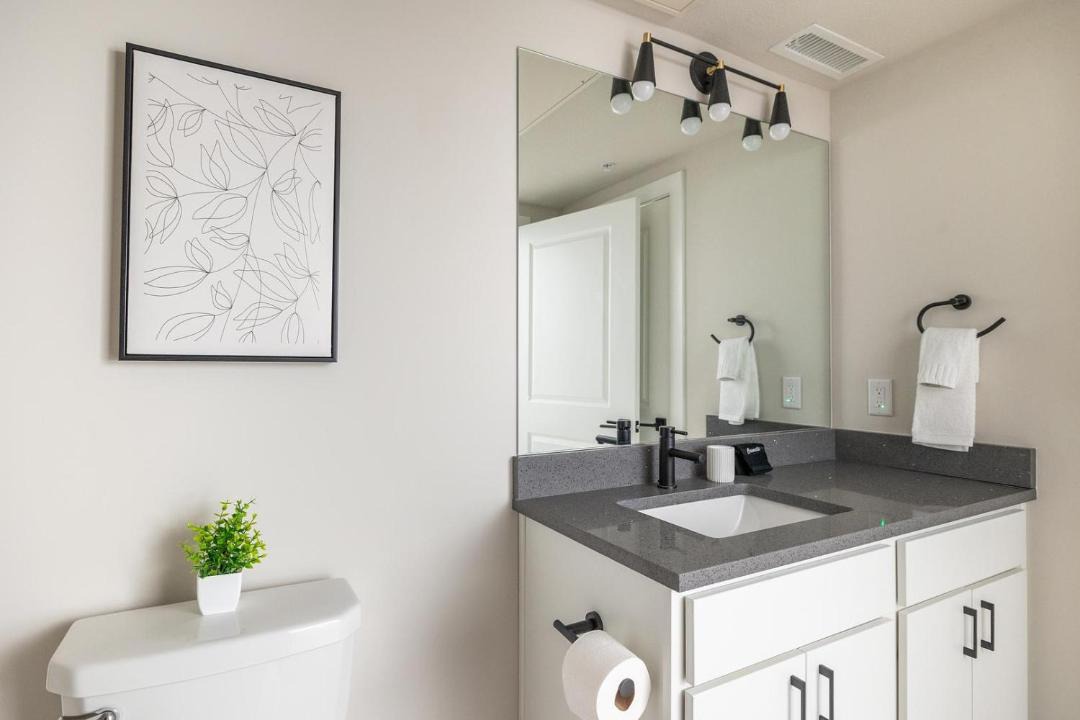 Photo of Bathroom in People's Freeway