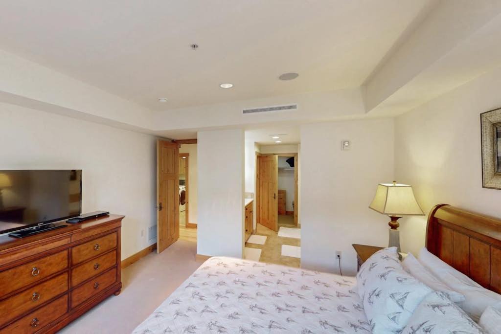 Photo of Bedroom in Elkhorn Village