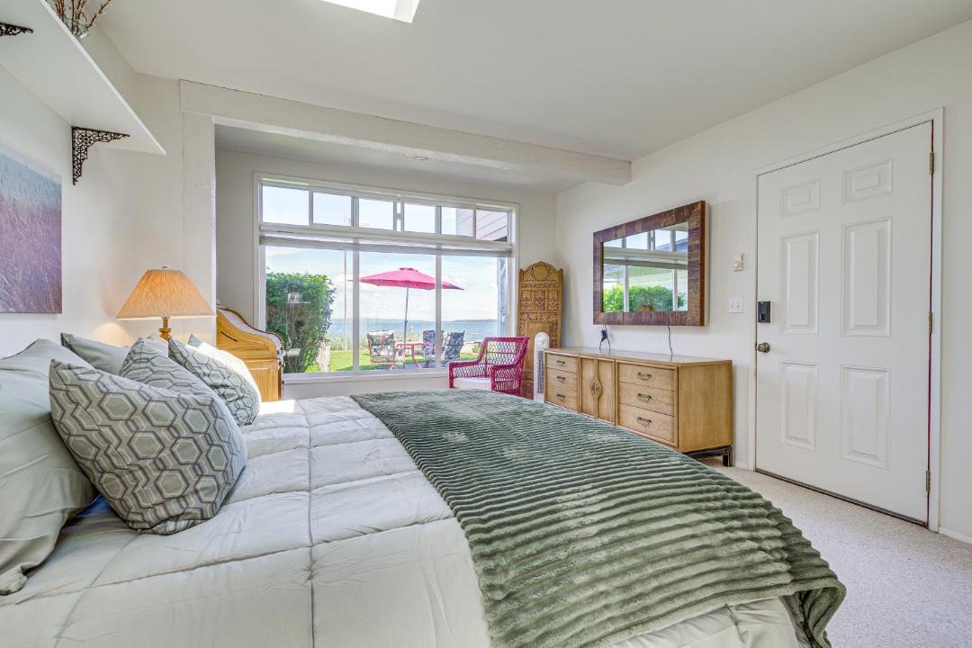 Photo of Bedroom in Lummi Island