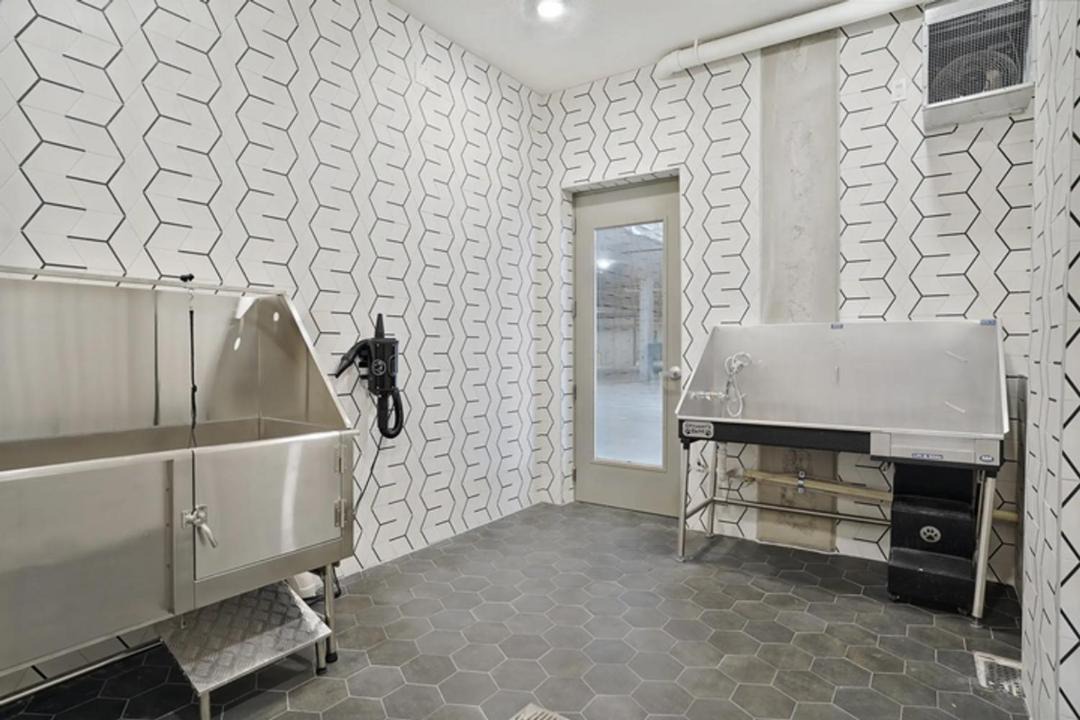 Photo of Bathroom in People's Freeway