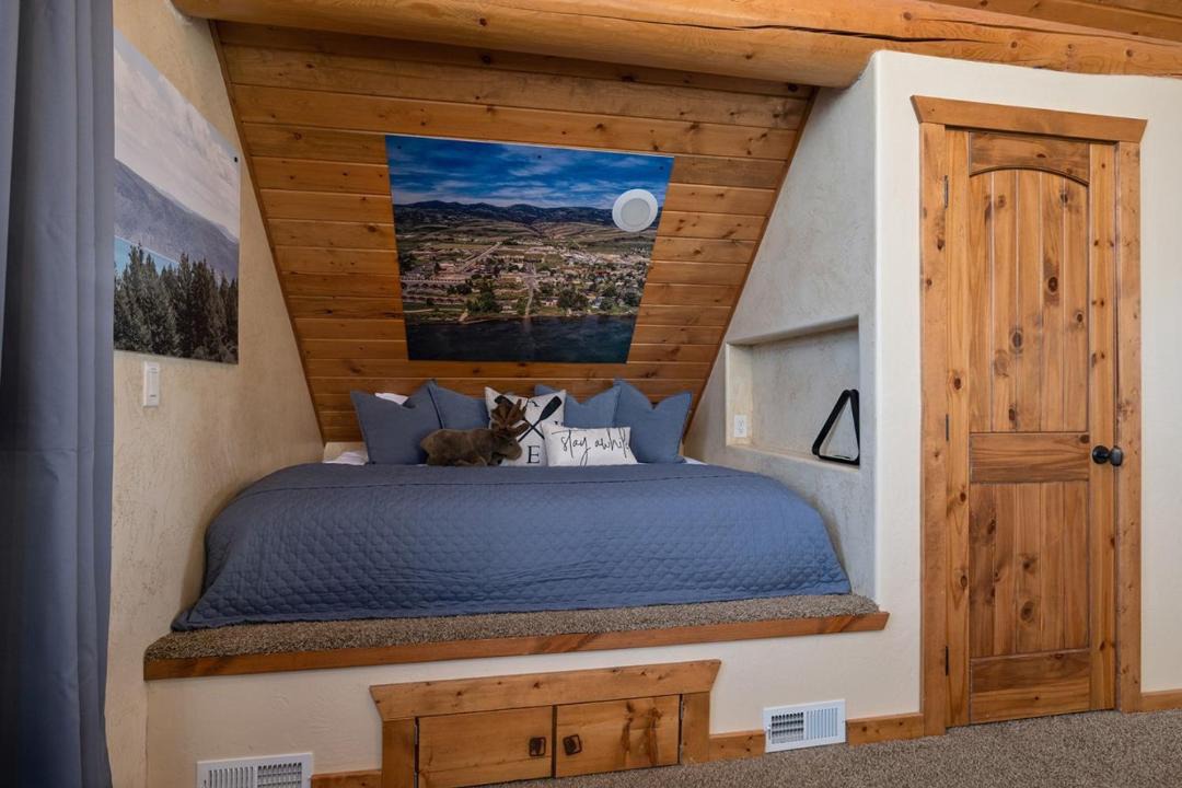 Photo of Bedroom in Cherimoya Hill
