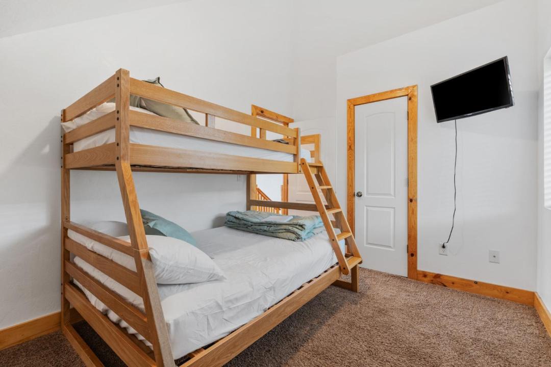 Photo of Bedroom in Harbor Village