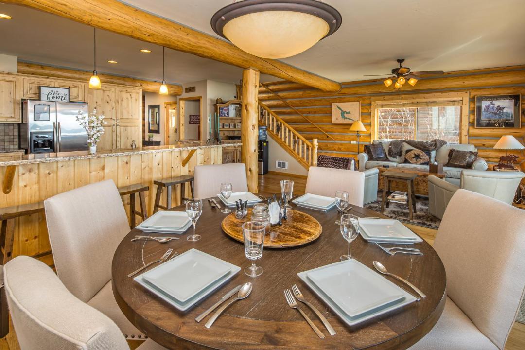 Photo of Kitchen in West Yellowstone