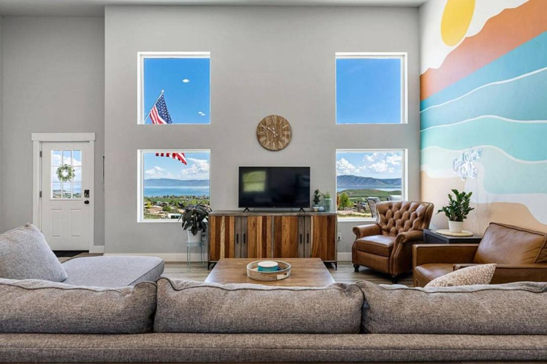 Photo of Livingroom in Sweetwater