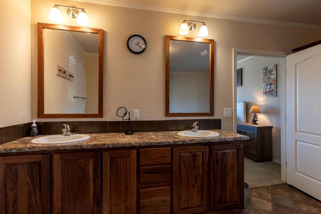 Photo of Bathroom in Etna