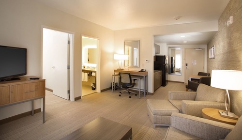 Suite, 1 Queen Bed, Accessible (Communication Accessible)