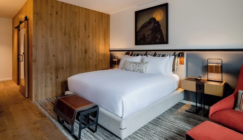 Room, 1 King Bed, Fireplace (Hearing Accessible)