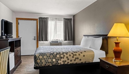 Standard Room, 1 Queen Bed, Non Smoking