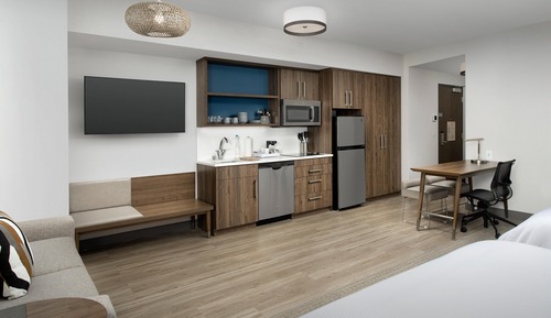 Studio, 1 King Bed with Sofa bed (Hearing Accessible)