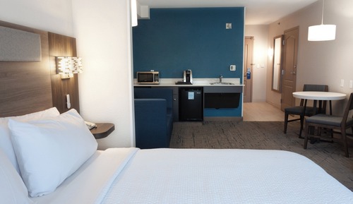 Suite, 1 King Bed, Accessible (Communications, Mobility, Access Tub)