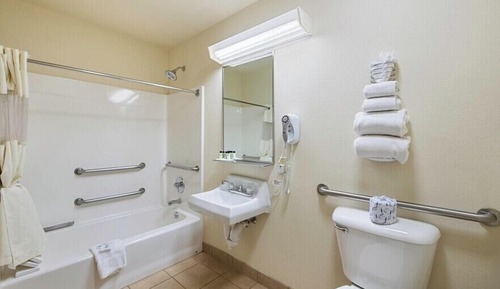 King Suite, Mobility Access, Non-Smoking, Non-Pet