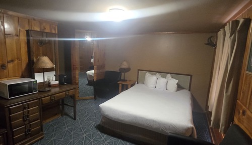 NON RIVER SIDE ROOM SINGLE QUEEN