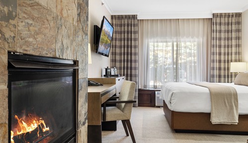Superior Room, 1 King Bed with Sofa bed, Fireplace (Premier King with Fireplace)