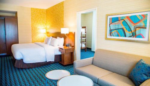 One-Bedroom King Suite with One Set of Bunk Beds and Sofa Bed