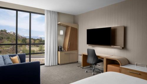King Room with Partial Mountain View and Sofa Bed