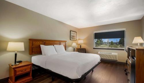King Room with Bath Tub - Disability Access/Non-Smoking 
