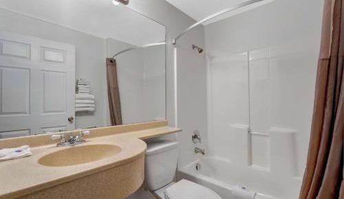 Queen Room with Two Queen Beds - Non-Smoking