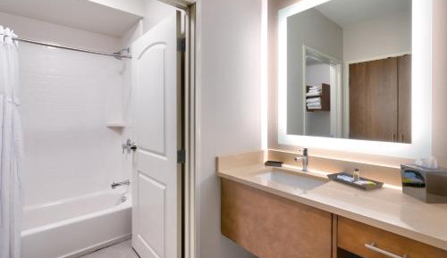 One-Bedroom King Suite