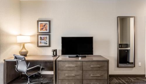 Queen Suite with Two Queen Beds - Accessible/Non-Smoking