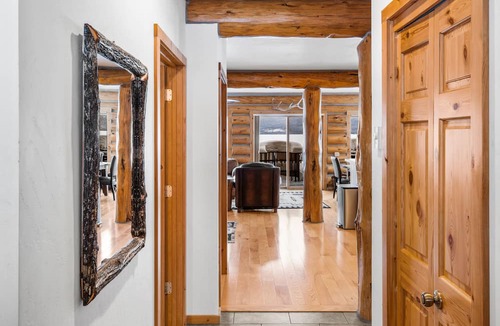 West Yellowstone House | Kings Cabin