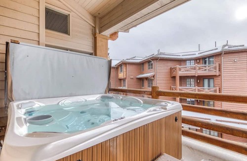 Deer Valley House | Mont Cervin #32 by Avantstay Ski In Ski Out Home in Silver Lake Village w/Hot Tub