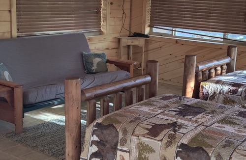 Dubois Cabin | Twin Pines Lodge & Cabins