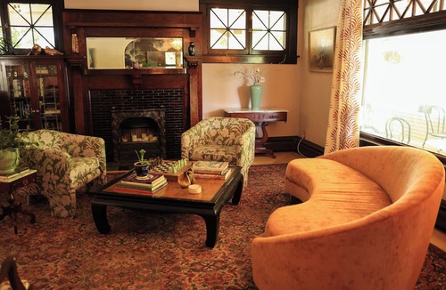 Logan Bed & Breakfast | Marianna Stoltz House