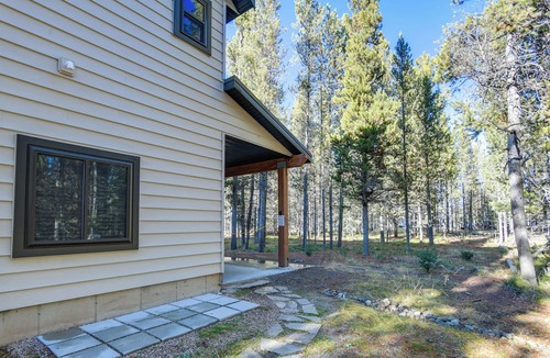 Island Park Cottage | Adventurer's Studio ~ 20 Mi to West Yellowstone!