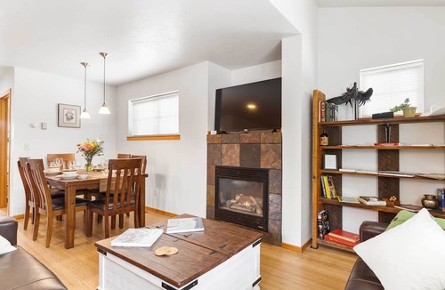 Bozeman Apartment | 'heart of Bozeman' Townhome w/Patio Near MSU