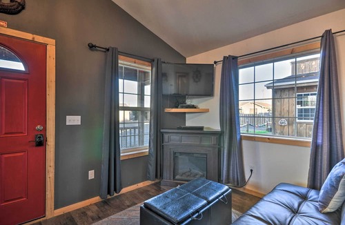 Long Beach Apartment | Coastal Retreat in Long Beach: Walk to Attractions