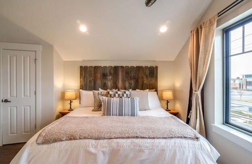 Timp Hotel | Aspenwood Manor