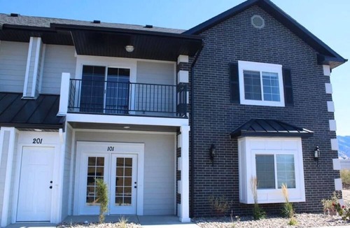Logan Apartment | 2 Condos Next to Each Other Perfect for Groups