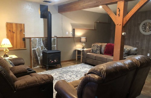Stevensville Cabin | Clean, @ End-of-the-Road, Peaceful and Relaxing