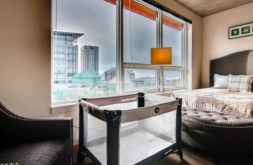 Belltown House | Speechless In Seattle! #1 Location - 2BR - Free Parking! (VR1)