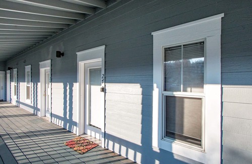 Hood River Condo | Lodge 27 Roomy Condo with Gear Storage Onsite by RedAwning