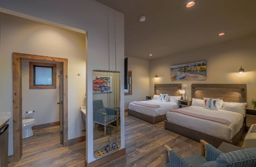 West Yellowstone Hotel | Golden Stone Inn