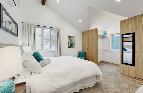 Burley Cottage | Home w/Farmstyle Loft & Views, Mins to Dtwn