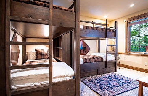 Warm Springs Condo | Lux Baldy Vista at Warm Springs Home + Hot Tub - Walk to SV Ski Lifts