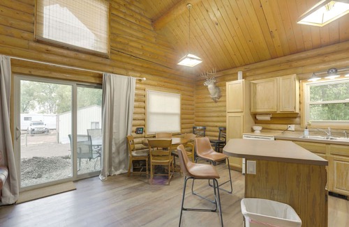 Sheridan Cottage | Waterfront Cabin w/Bighorn Mountain Views!