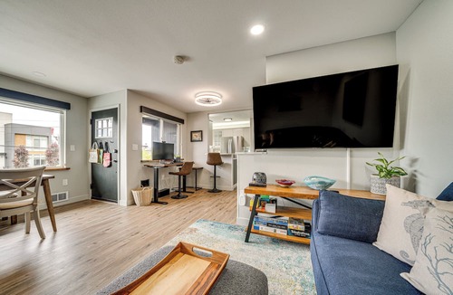 Alki Apartment | 2 Blocks to Beach Park: Cozy Seattle Townhome
