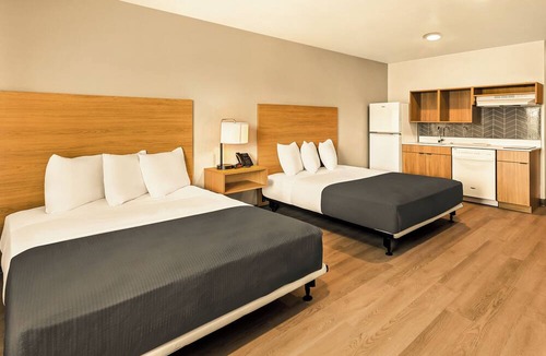 Renton Hotel | LivAway Suites Seattle-Renton