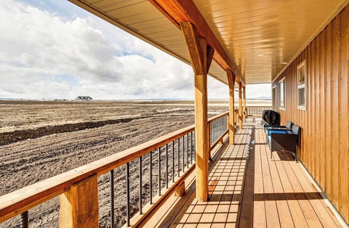 Fenn Cottage | Wraparound Deck: Newly Built Home in Grangeville!