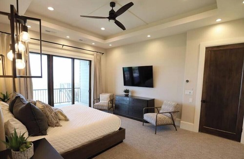 Fish Haven Apartment | Glenn Haven Luxury Large Group Getaway Sleeps 60