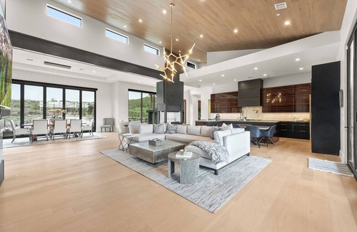 The Preserve House | Spacious 6-bedroom house Comes with House Manager /Driver 8:30am - 8:30 pm.