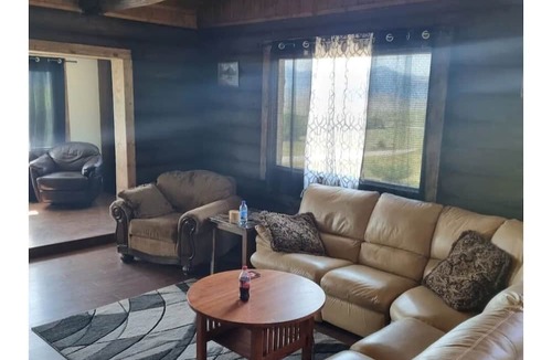 Fishtail Cabin | Private 4-bedroom cabin with WiFi, AC in awesome Nye,Mt. Many nearby attractions